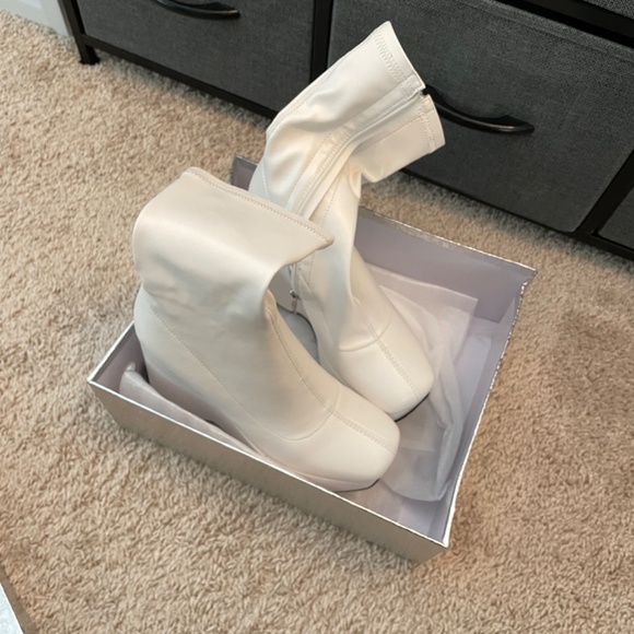 MCLC White Space Boot - Picture 6 of 7